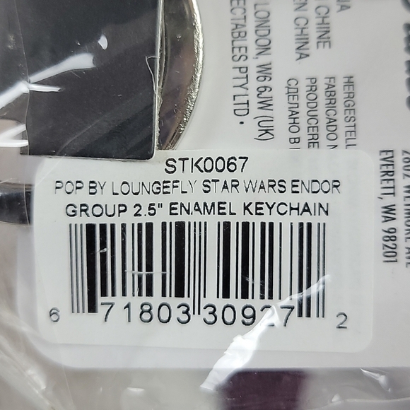 Star Wars Endor Group POP style Enamel keychain - Picture 3 of 4